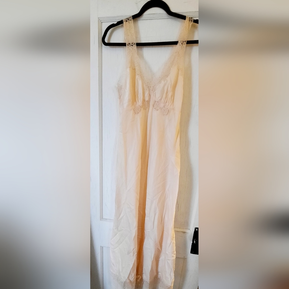 Gorgeous SATIN AND LACE Nightgown